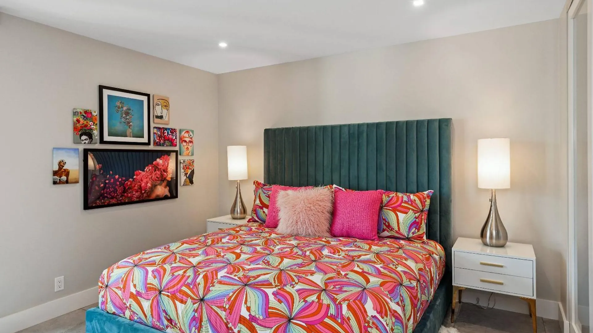 *Condo - 490 E Via Ensenada Cir, 92264 Palm Springs United States