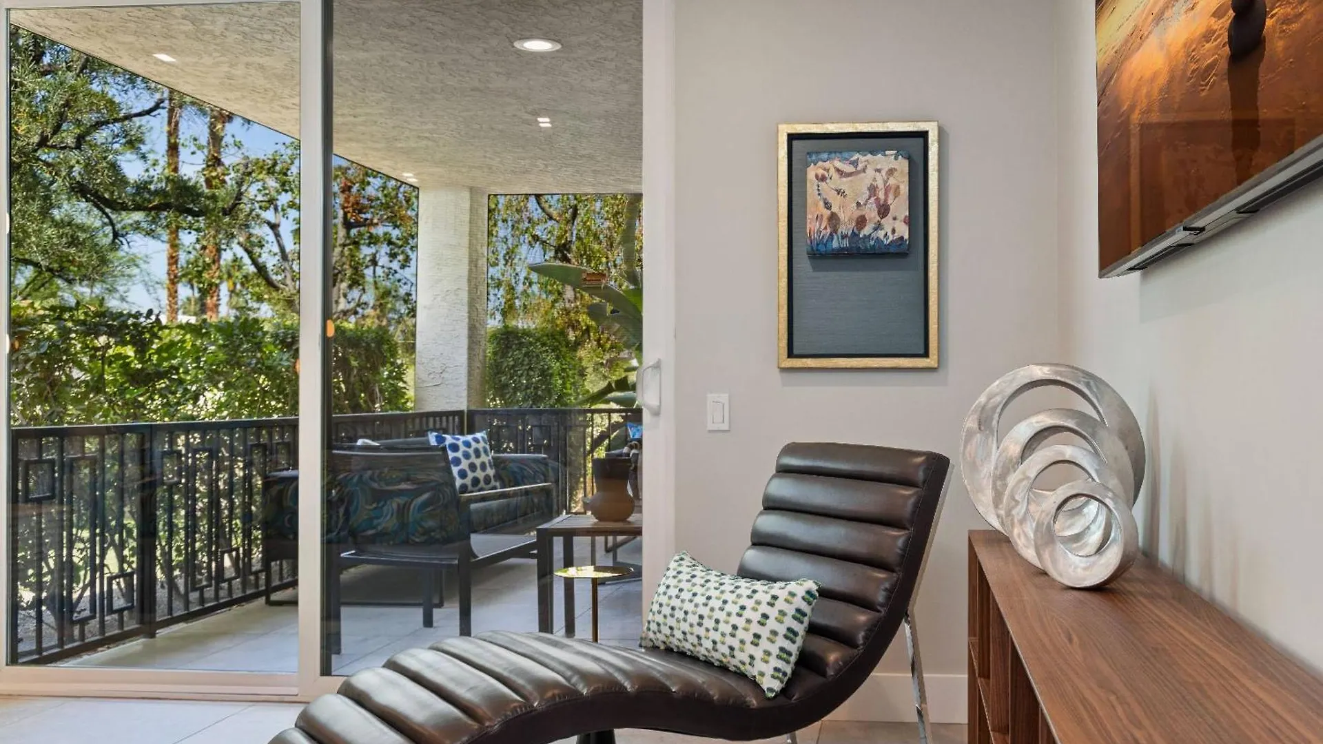 *Condo - 490 E Via Ensenada Cir, 92264 Palm Springs 0*,  United States