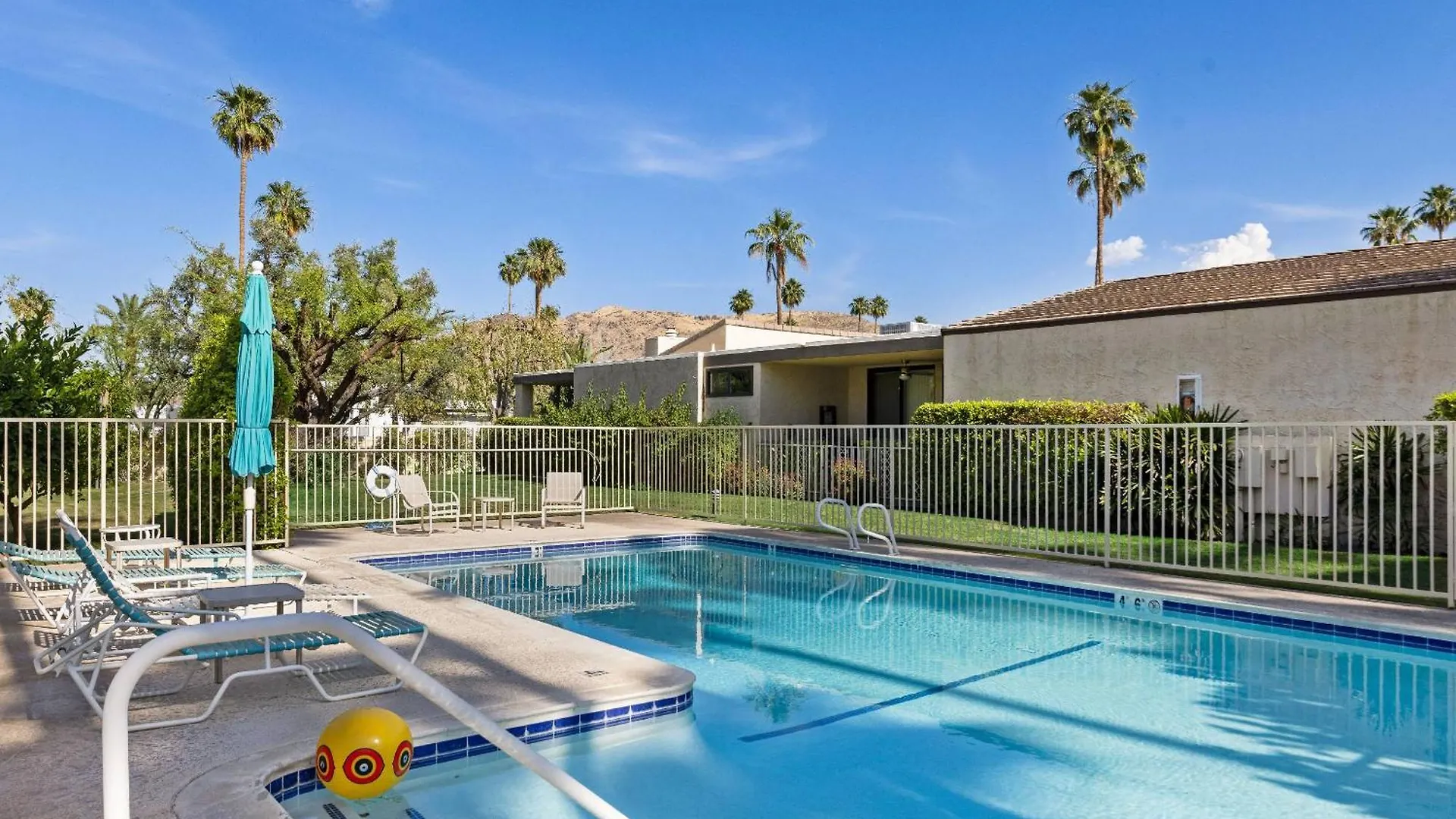 Holiday home *Condo - 490 E Via Ensenada Cir, 92264 Palm Springs